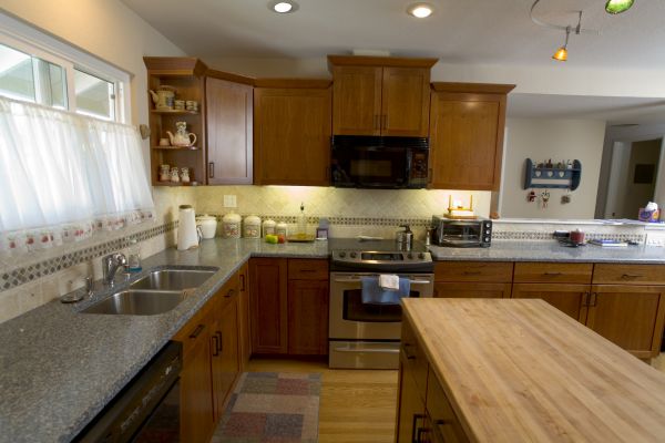 Cherry Cabinet Remodeling in Missouri City